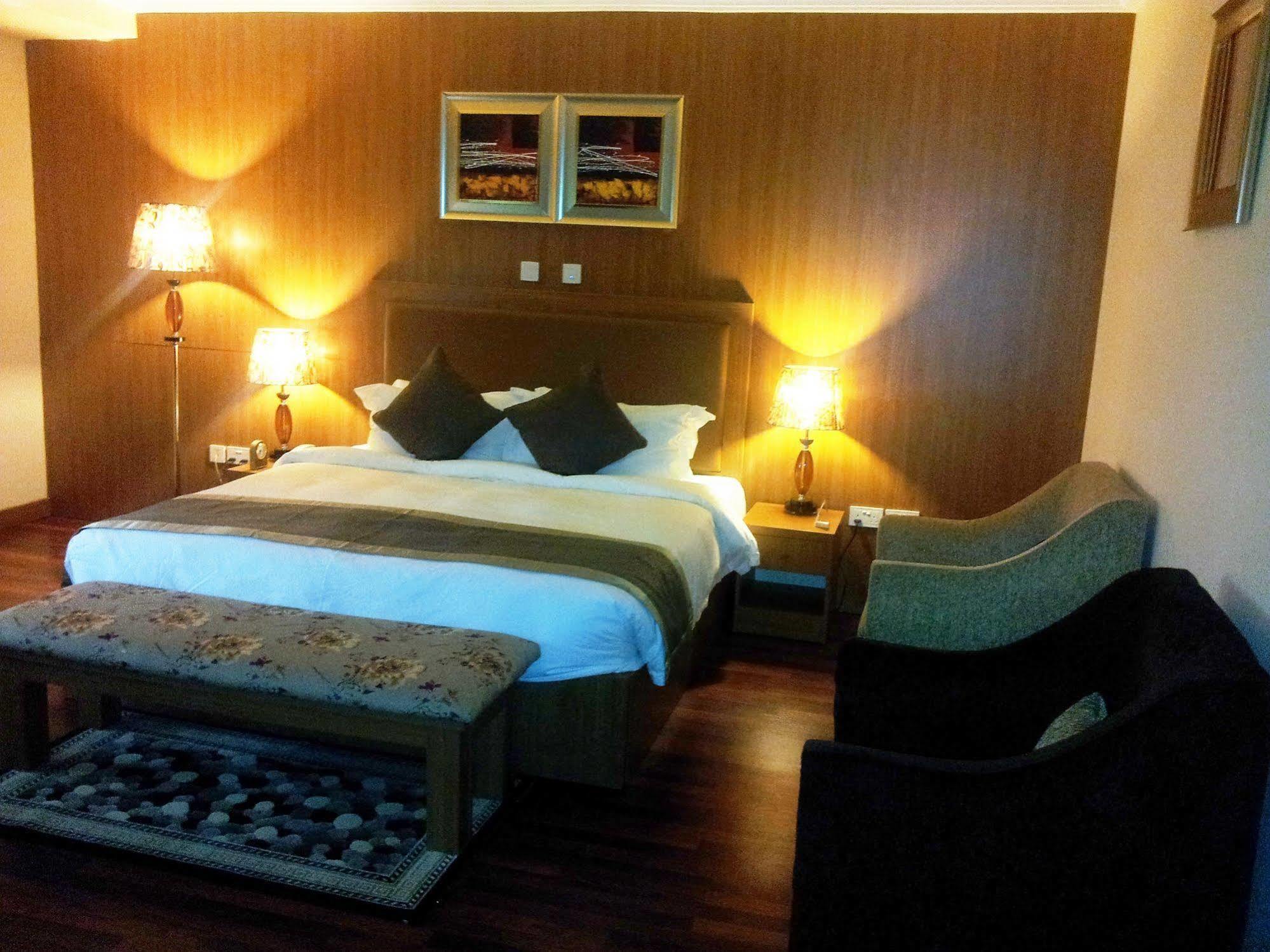 Ibeto Hotels Abuja Esterno foto